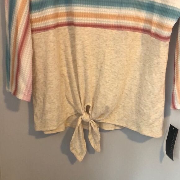 NWT Signature Studio Med Top - Picture 2 of 5